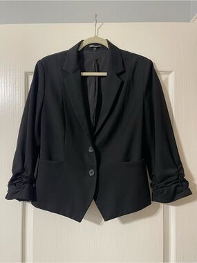 Express Black Ruched-Sleeve Tailored Blazer